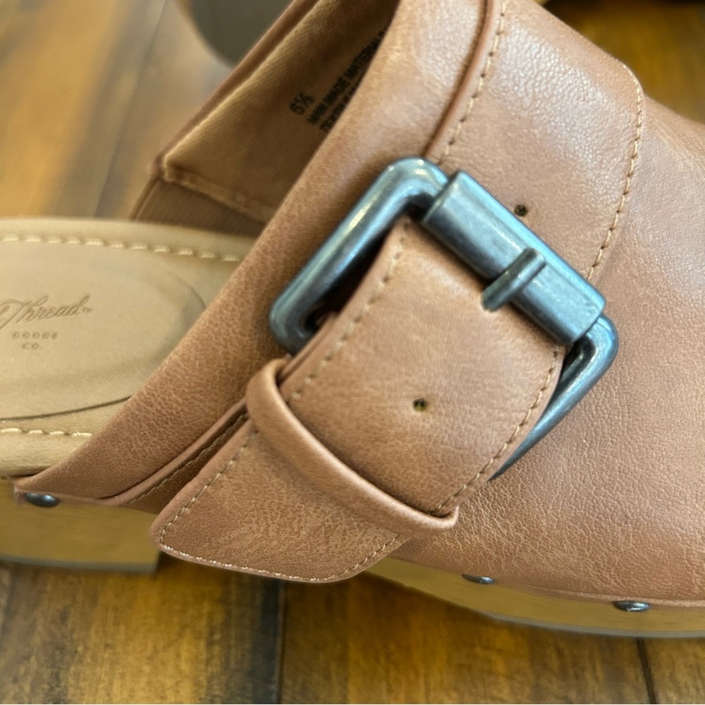 Universal Thread | FAYE Buckle Clog EUC - Picture 7 of 9